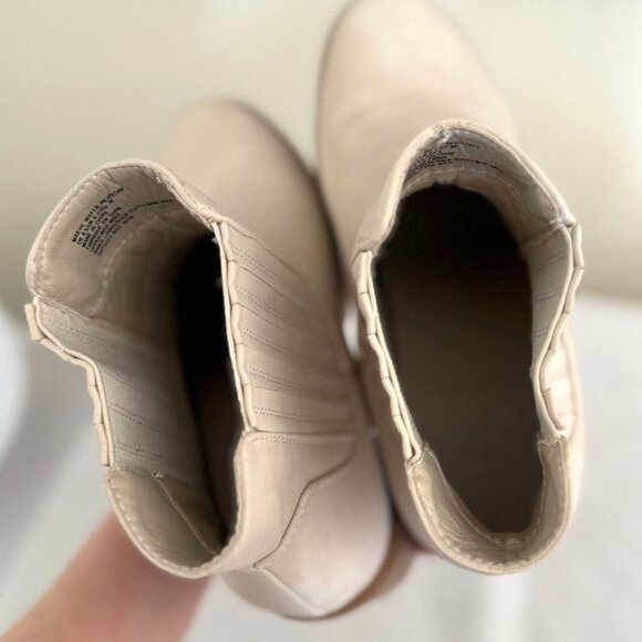 JustFab Maeve Water-Resistant Beige Ankle Boots Size 8.5 Chunky Heel Elastic - Picture 10 of 12